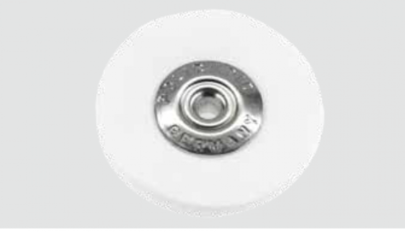 MIT SCHEIBEN AUS NESSELSTOFF Schmalbürste mit konischem Aluminiumkern und Scheiben aus Baumwollstoff – für den Einsatz auf der Polierspindel.